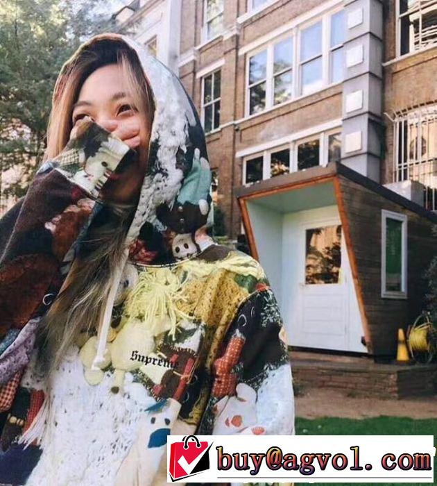 2018新品入荷 シュプリーム定番品質保証 SUPREME パーカー主役級のアイテム