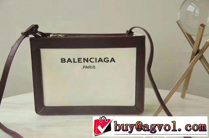 便利な定番アイテムショルダー付きBalenciagaバレンシアガコピーレディースクラッチバッグ