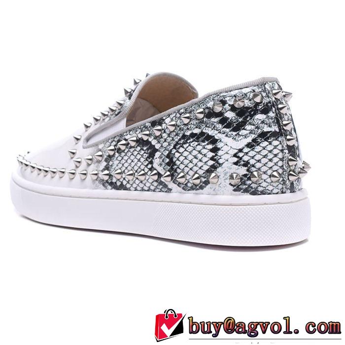 愛用者が多いルブタンコピーPIK BOAT PATENT白Christian Louboutinスリッポンローカットスポーティスニーカースパイク本革
