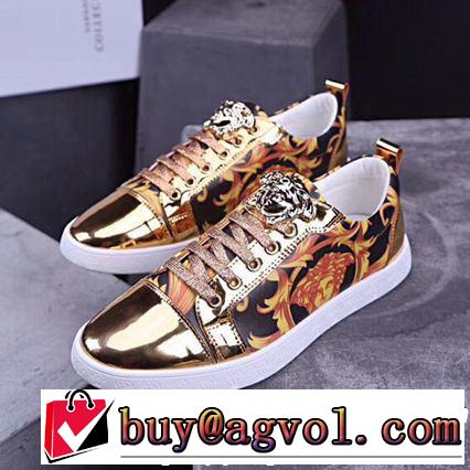 現代的な印象 ヴェルサーチ人目を引く存在感 VERSACE スニーカー、靴 2色可選