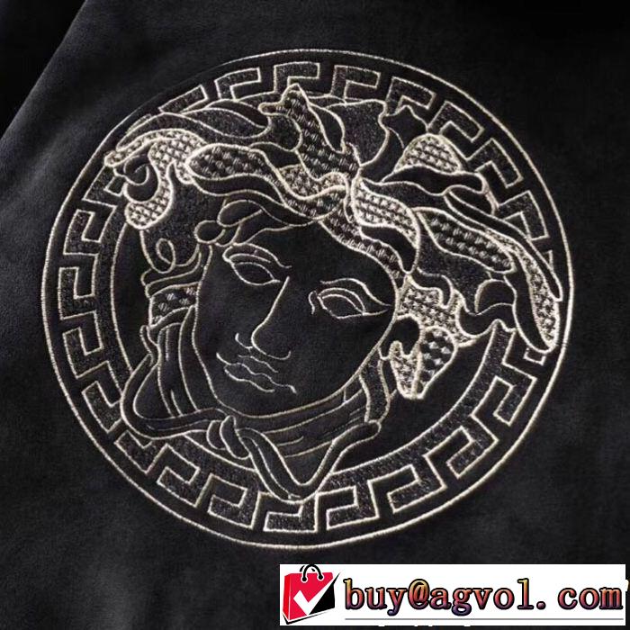 ヴェルサーチ VERSACE 上下セット オススメ新作商品 入手困難!!レア人気アイテム
