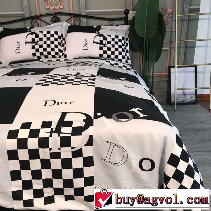 軽やかにおしゃれにコーデを楽しむ ディオール【2019秋冬】の注目トレンド DIOR  寝具4点セット