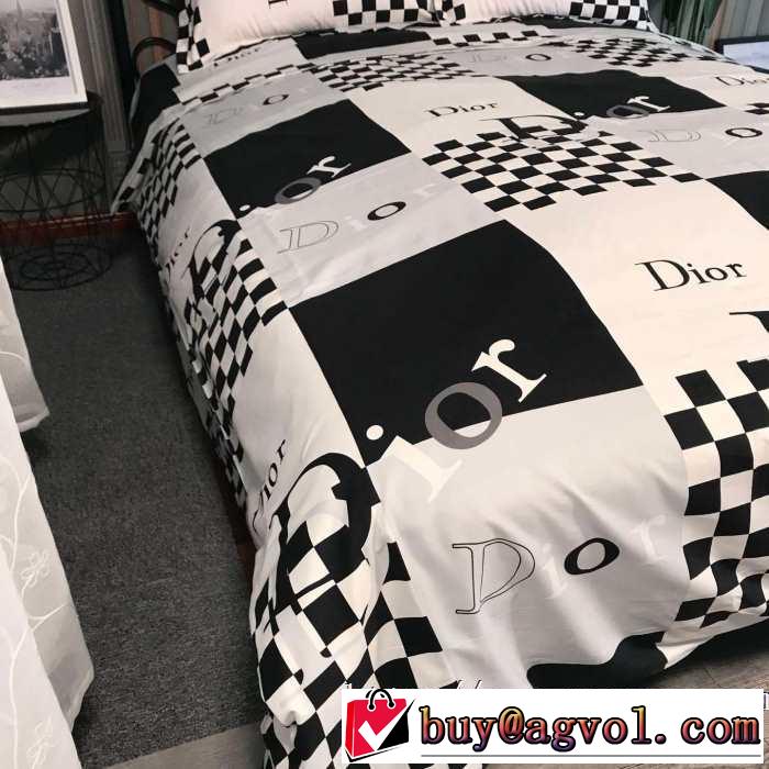 軽やかにおしゃれにコーデを楽しむ ディオール【2019秋冬】の注目トレンド DIOR  寝具4点セット