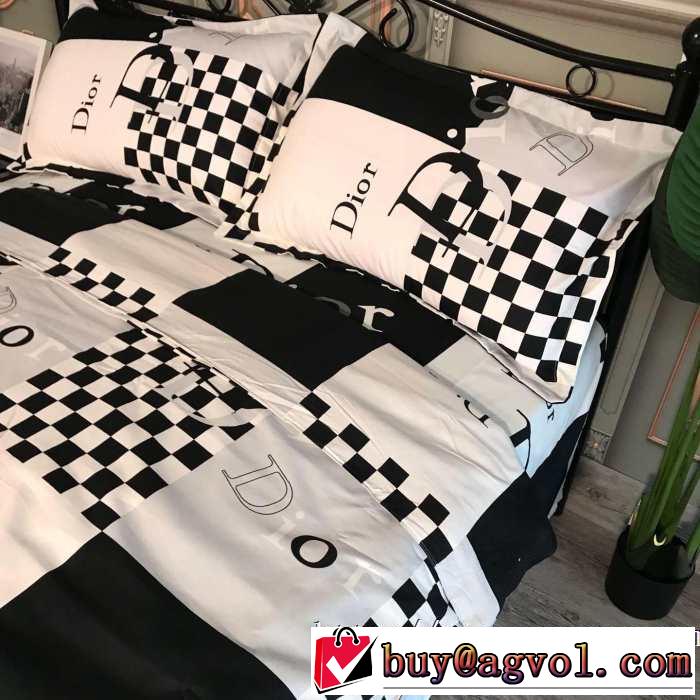 軽やかにおしゃれにコーデを楽しむ ディオール【2019秋冬】の注目トレンド DIOR  寝具4点セット