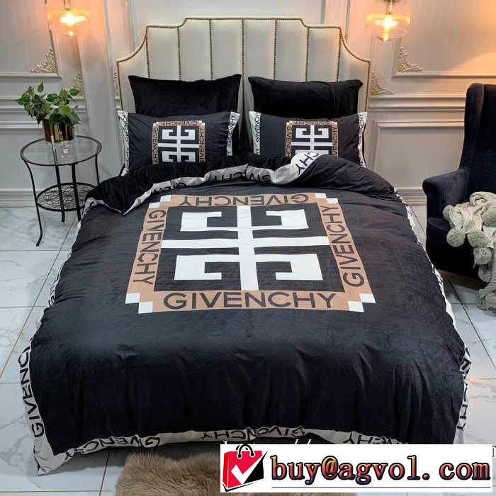 GIVENCHY 寝具4点セットカジュアルコーデオシャレ 気になる2019年秋のファッション ジバンシー