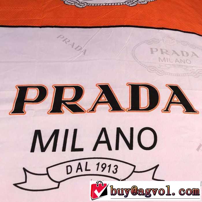 人気ファッション雑誌でも掲載 プラダ PRADA 寝具4点セット 速報！2019年秋ファッショントレンド