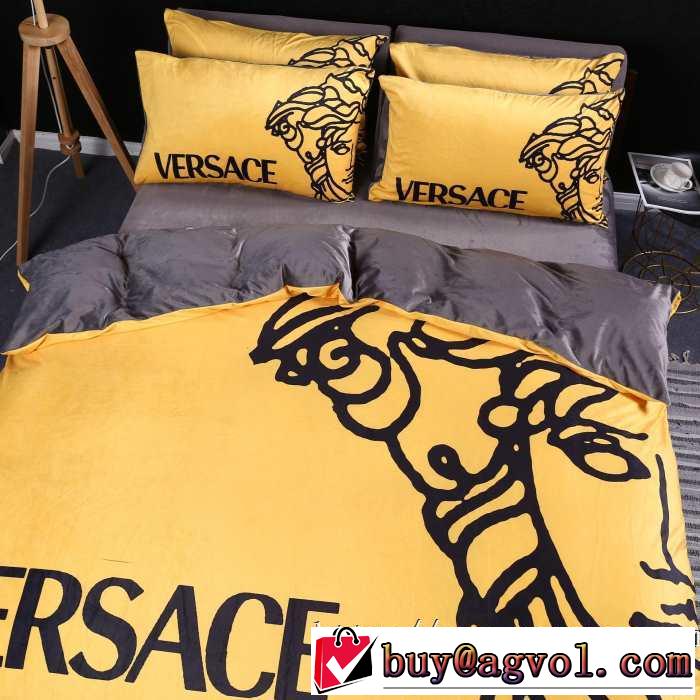 絶対おさえるべきカラーと最新 ヴェルサーチ 2020秋冬流行ファション  VERSACE 寝具4点セット
