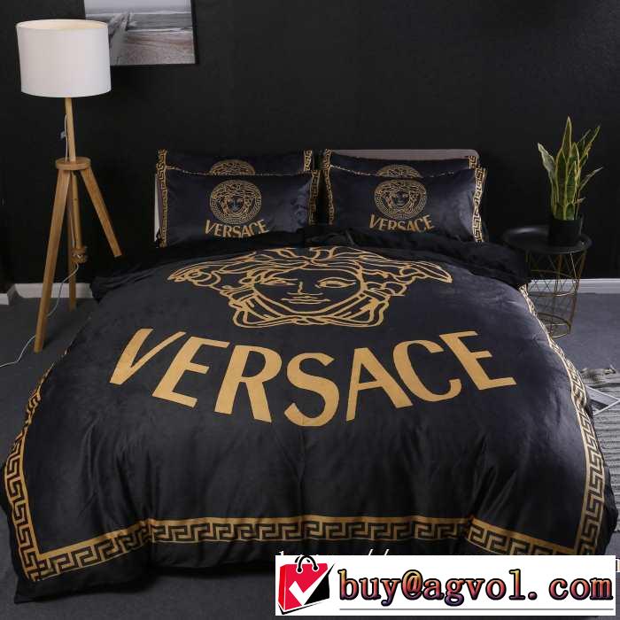 VERSACE 寝具4点セット 気になる2019年秋のファッションヴェルサーチ 今年らしいおすすめ新品