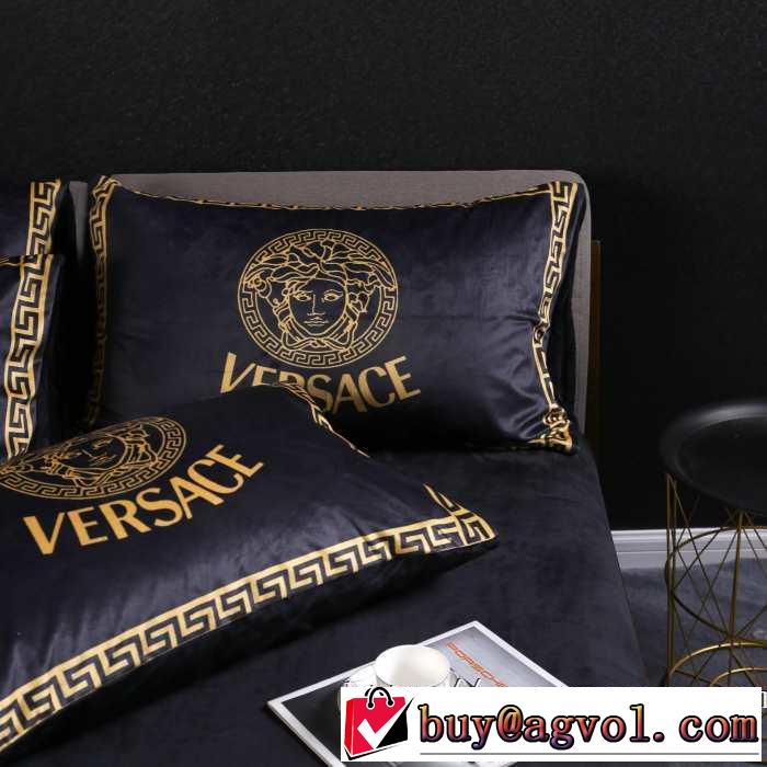 VERSACE 寝具4点セット 気になる2019年秋のファッションヴェルサーチ 今年らしいおすすめ新品