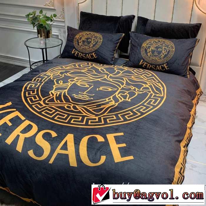 着心地もなめらかで快適 ヴェルサーチ 秋冬流行りファション VERSACE 寝具4点セット 2019aw
