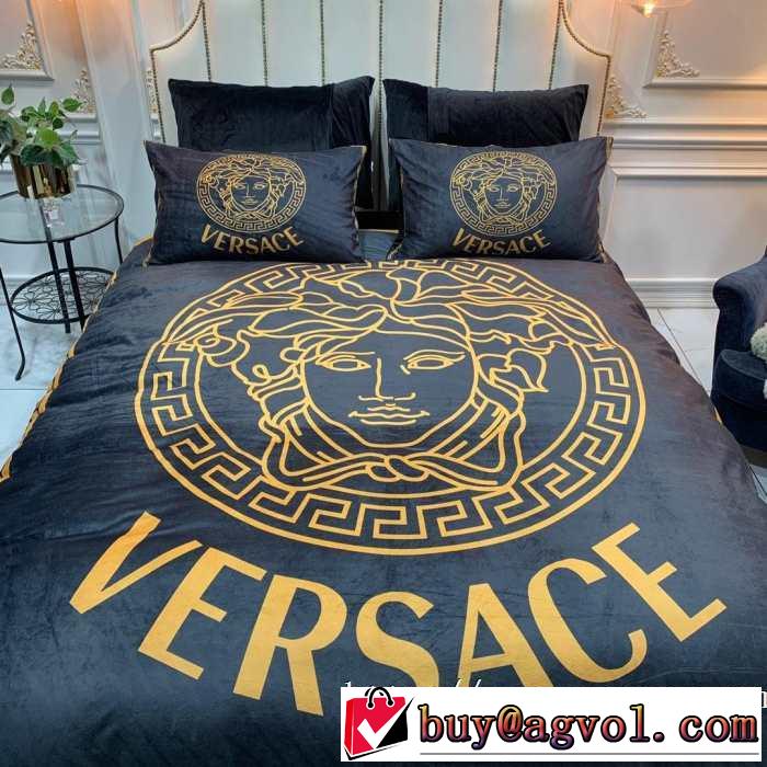 着心地もなめらかで快適 ヴェルサーチ 秋冬流行りファション VERSACE 寝具4点セット 2019aw