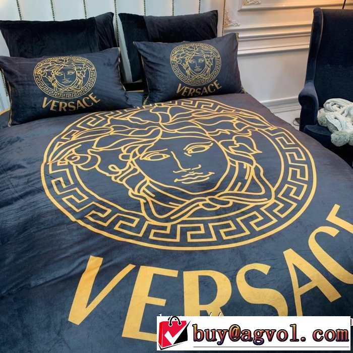 着心地もなめらかで快適 ヴェルサーチ 秋冬流行りファション VERSACE 寝具4点セット 2019aw