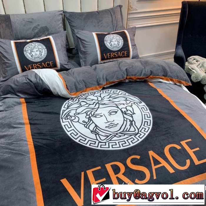 最新トレンドコーデおすすめ VERSACE 寝具4点セットヴェルサーチ  最速2019秋冬トレンドブランド