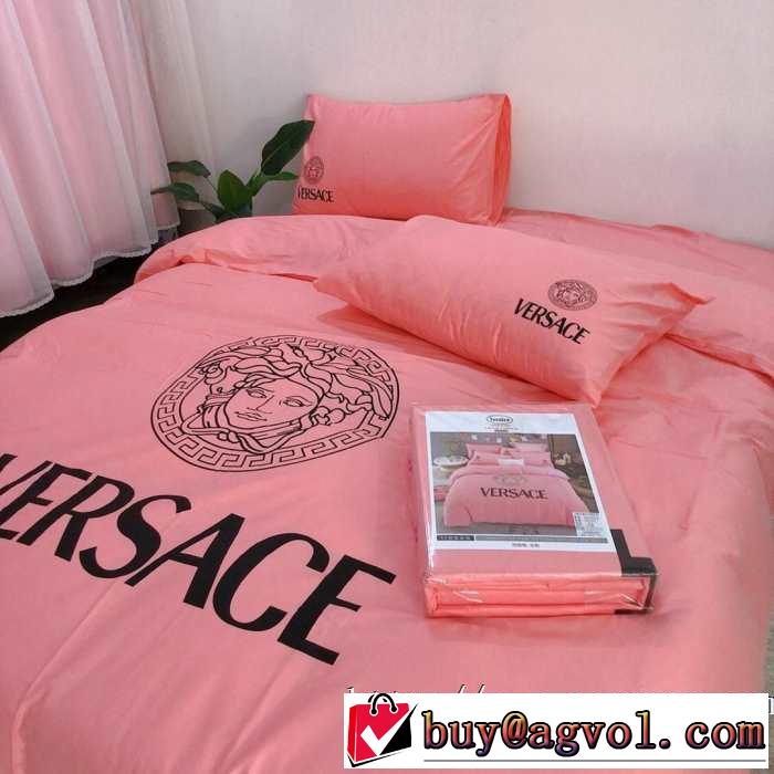ヴェルサーチ 2019秋冬トレンドアイテム VERSACE 寝具4点セット 人気ファッション雑誌でも掲載