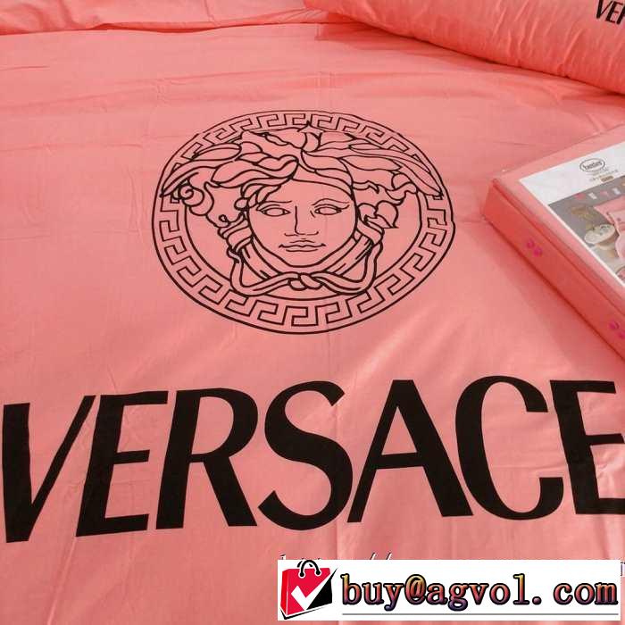 ヴェルサーチ 2019秋冬トレンドアイテム VERSACE 寝具4点セット 人気ファッション雑誌でも掲載
