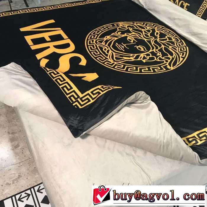 一番おしゃれ秋冬トレンド ヴェルサーチ 気になる2019年秋のファッション VERSACE 寝具4点セット