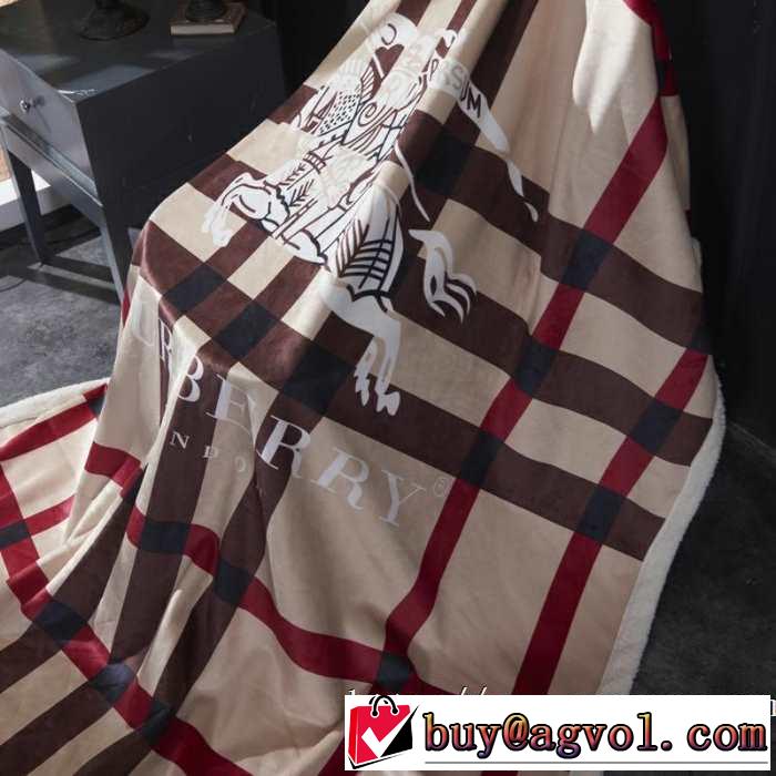 想像以上の柔らかさと軽量 バーバリー BURBERRY  超心地よい肌触り ブランケット 秋冬の寒さ対策