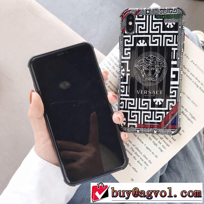 ヴェルサーチ今年注目すべき秋冬ファッション VERSACE2019トレンドアイテム激安  スマートフォンケース ヒットする秋冬コレクション