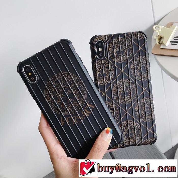 秋ファションのトレンド ヴェルサーチ2色可選  2019秋に注目したい VERSACE スマートフォンケース おしゃれさんはいち早く取り