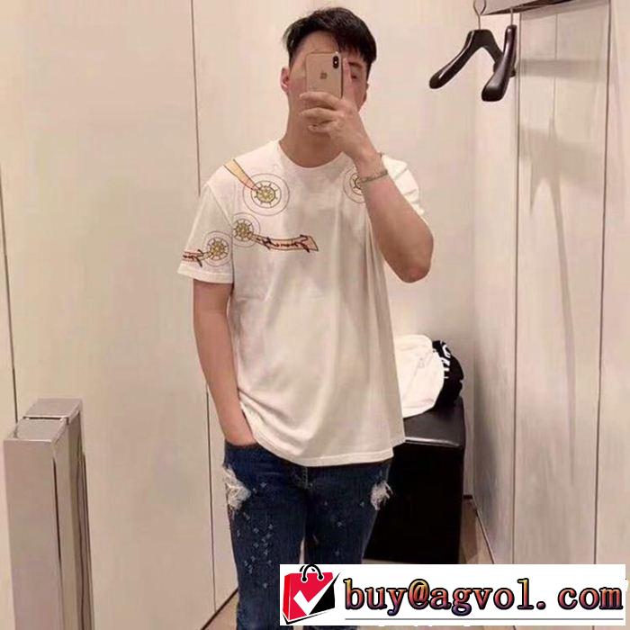 カジュアルを一歩大人に ジバンシー GIVENCHY Tシャツ/ティーシャツ 2019年春夏のトレンドアイテム