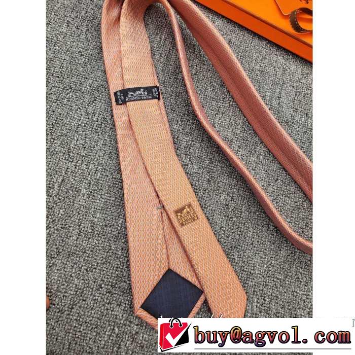 2019-20秋冬取り入れやすい エルメスおしゃれに秋を迎えるために  HERMES ネクタイ