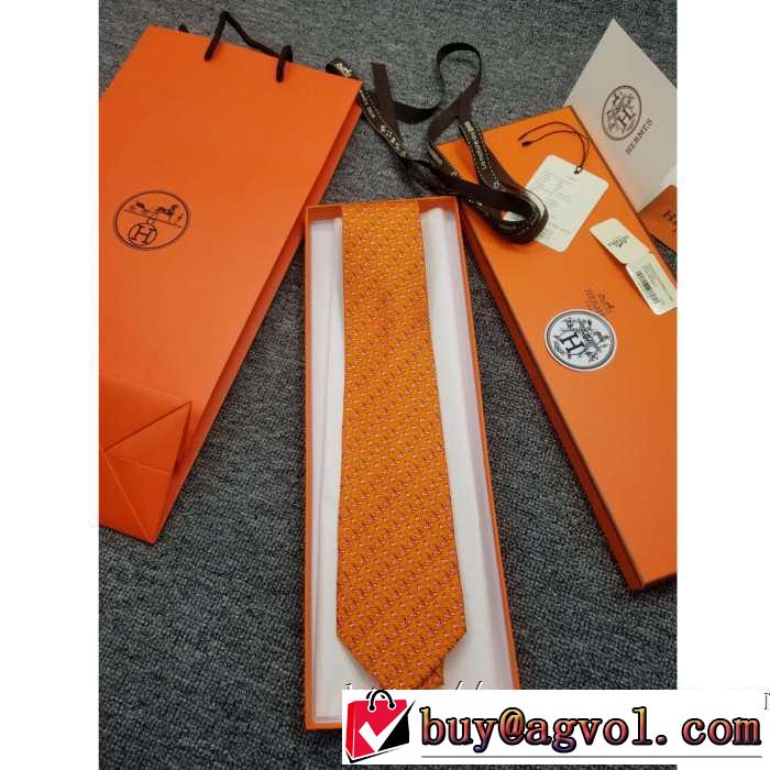 2019秋のファッショントレンドはこれ エルメス HERMES ネクタイ お洒落で秋冬注目トレンド