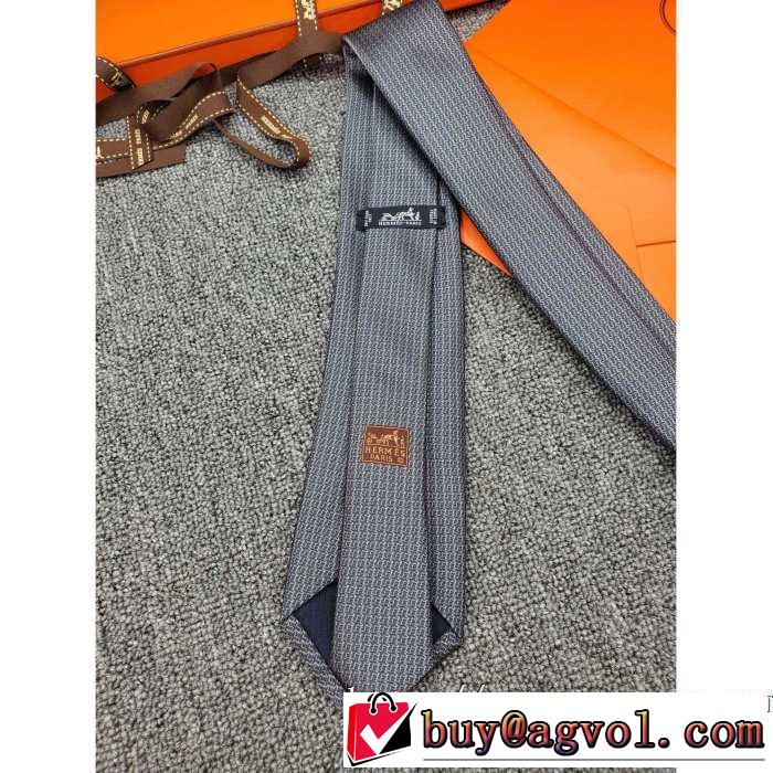 気になる2019年秋のファッション エルメス絶妙な大人っぽさと遊び心 HERMES ネクタイ