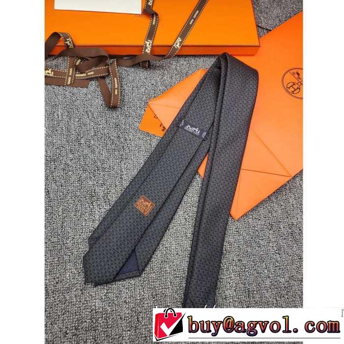 秋冬ファッションコーディネート エルメス 2020秋冬流行ファション  HERMES ネクタイ