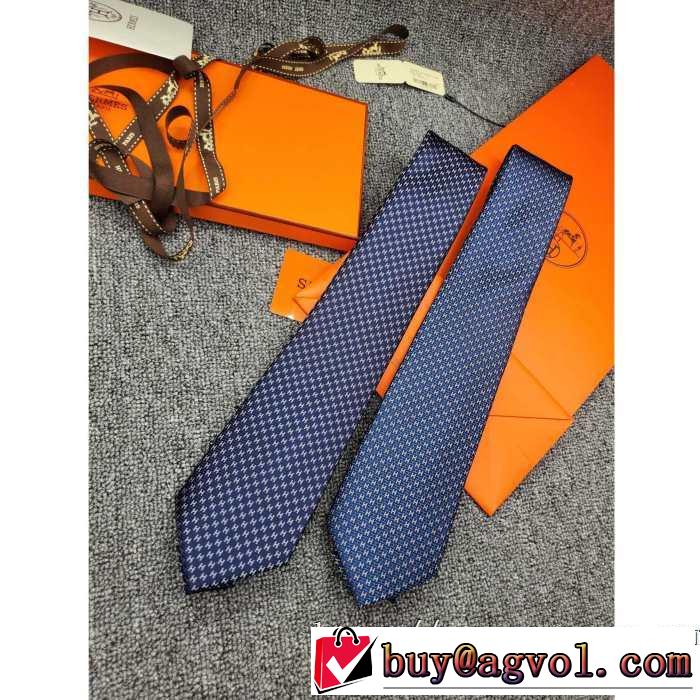 2019秋のファッショントレンドはこれ エルメス HERMES ネクタイ 大胆なチェックの人気トレンド