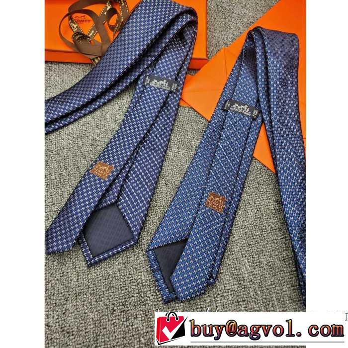 2019秋のファッショントレンドはこれ エルメス HERMES ネクタイ 大胆なチェックの人気トレンド