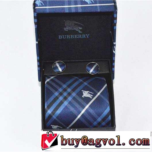 おしゃれなファッションコーデ バーバリー BURBERRY ネクタイ  3色可選 2019秋冬トレンドアイテム