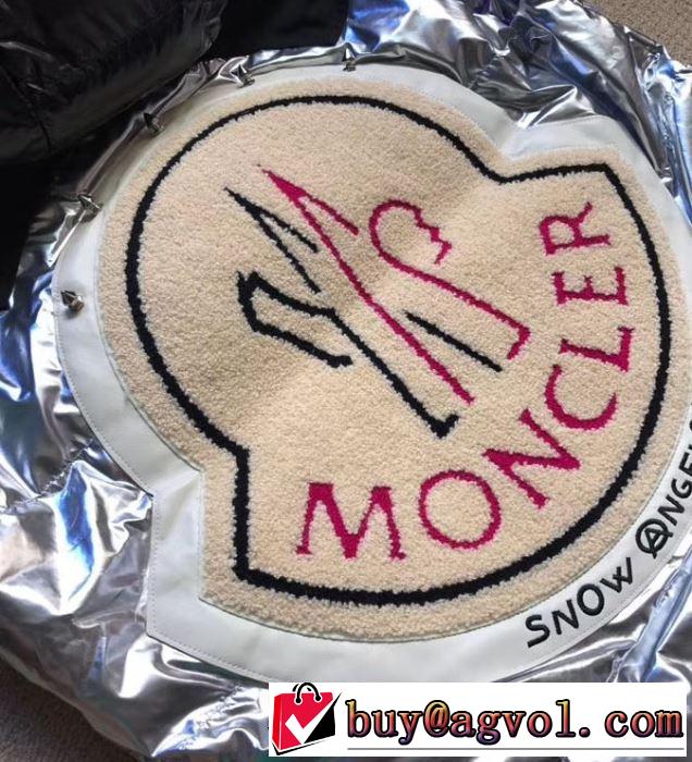 極力シンプルなデザイン ダウンジャケット MONCLER 秋冬シーズンに合わせたコーデ モンクレール エレガントコート