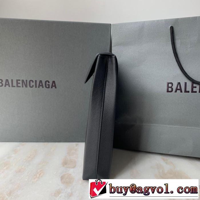秋冬もちろん主役級 バレンシアガ 2019秋のファッショントレンドはこれ BALENCIAGA 秋ファションのトレンド ポーチ