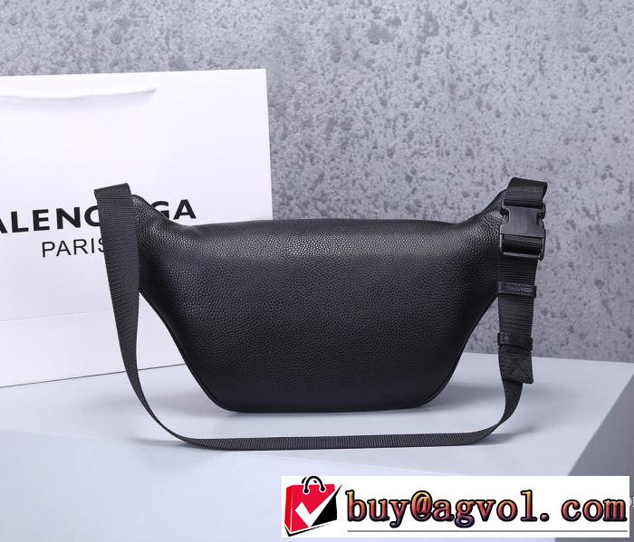 秋冬コーデと相性がいい バレンシアガ おしゃれなファッションコーデ BALENCIAGA ウエストポーチ 2019トレンド秋冬おすすめ安い