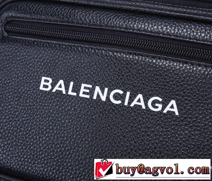 秋冬コーデと相性がいい バレンシアガ おしゃれなファッションコーデ BALENCIAGA ウエストポーチ 2019トレンド秋冬おすすめ安い