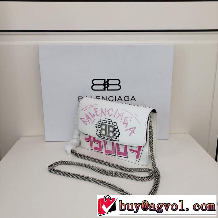ミニバッグ秋冬にお世話になる定番  バレンシアガ優しいのに存在感  BALENCIAGA 【最新】2019年秋冬のトレンド速報