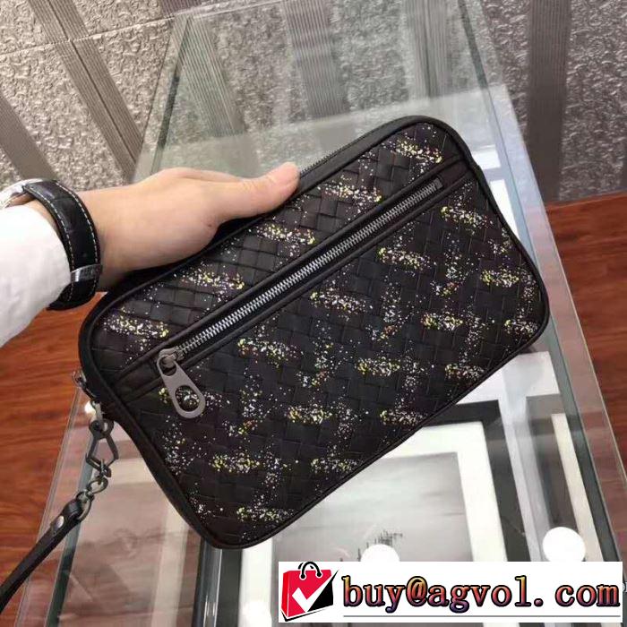 大人カジュアル夏ファッション2019 今流行のストリート上品 ボッテガ ブランド BOTTEGA VENETA ポーチ