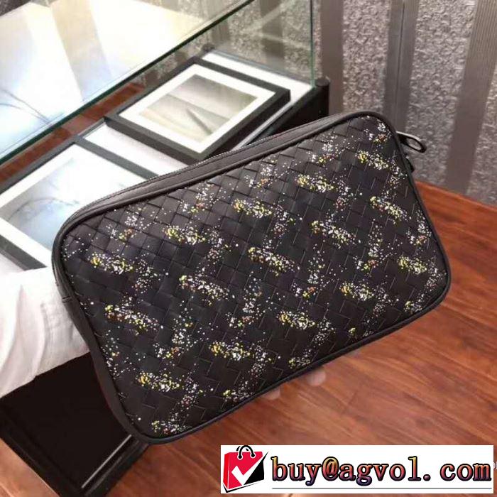 大人カジュアル夏ファッション2019 今流行のストリート上品 ボッテガ ブランド BOTTEGA VENETA ポーチ