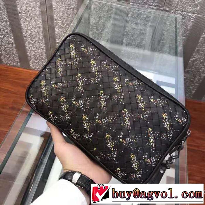 大人カジュアル夏ファッション2019 今流行のストリート上品 ボッテガ ブランド BOTTEGA VENETA ポーチ