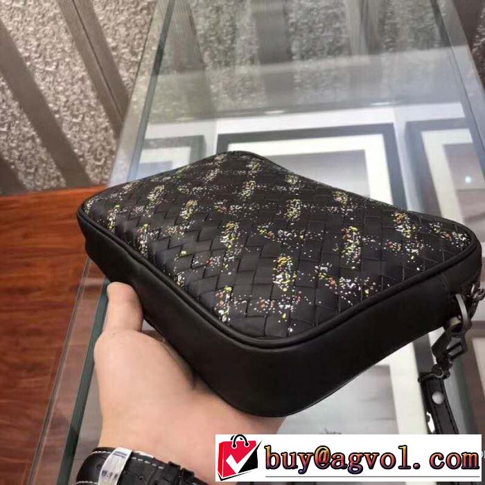 大人カジュアル夏ファッション2019 今流行のストリート上品 ボッテガ ブランド BOTTEGA VENETA ポーチ