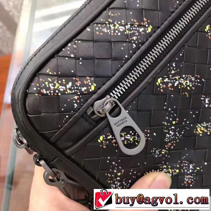 大人カジュアル夏ファッション2019 今流行のストリート上品 ボッテガ ブランド BOTTEGA VENETA ポーチ
