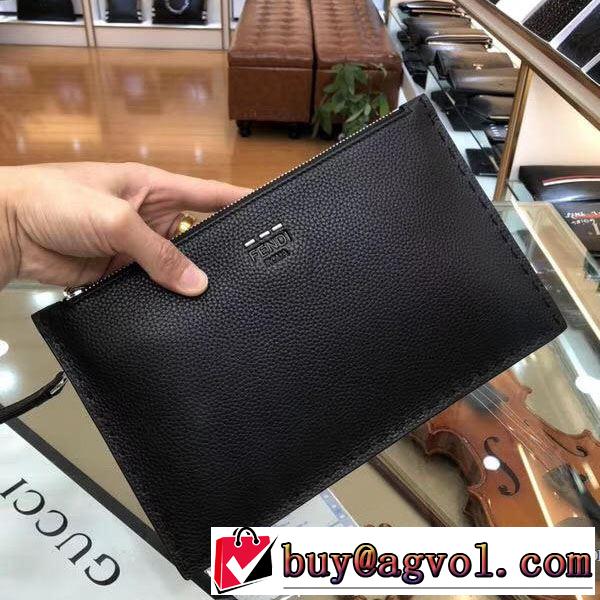 フェンディ FENDI ポーチ 2019春夏人気トレンドアイテム 海外セレブは大人気