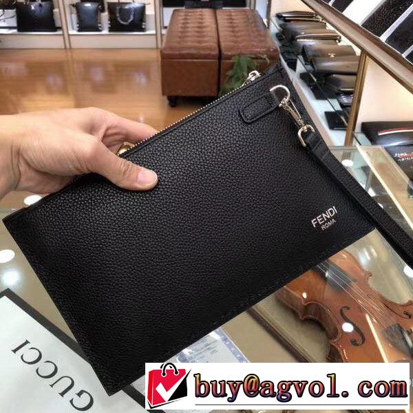 フェンディ FENDI ポーチ 2019春夏人気トレンドアイテム 海外セレブは大人気