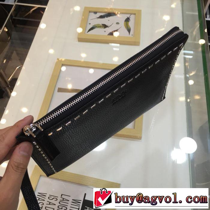 ポーチ フェンディ FENDI ポーチ 大人カジュアル夏ファッション2019 夏先に大活躍する