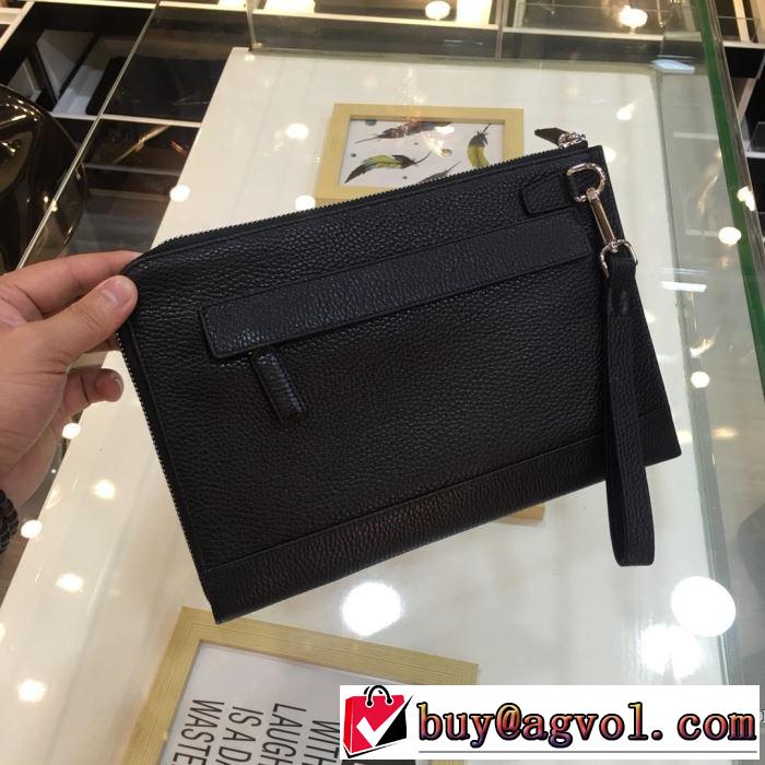 ポーチ フェンディ FENDI ポーチ 大人カジュアル夏ファッション2019 夏先に大活躍する