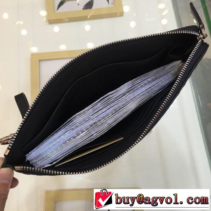 ポーチ フェンディ FENDI ポーチ 大人カジュアル夏ファッション2019 夏先に大活躍する