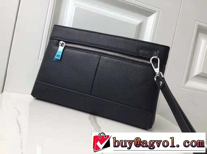 秋ファションのトレンド エルメス2019秋に注目したい  HERMES おしゃれさんはいち早く取り ポーチ 一番おしゃれ秋冬トレンド