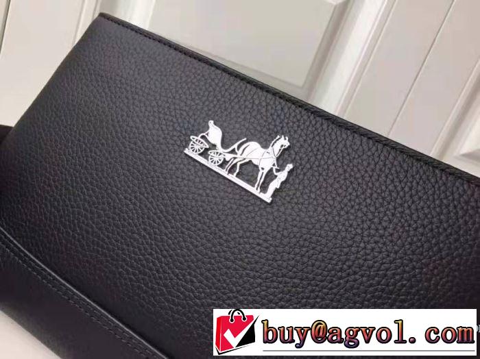 秋ファションのトレンド エルメス2019秋に注目したい  HERMES おしゃれさんはいち早く取り ポーチ 一番おしゃれ秋冬トレンド