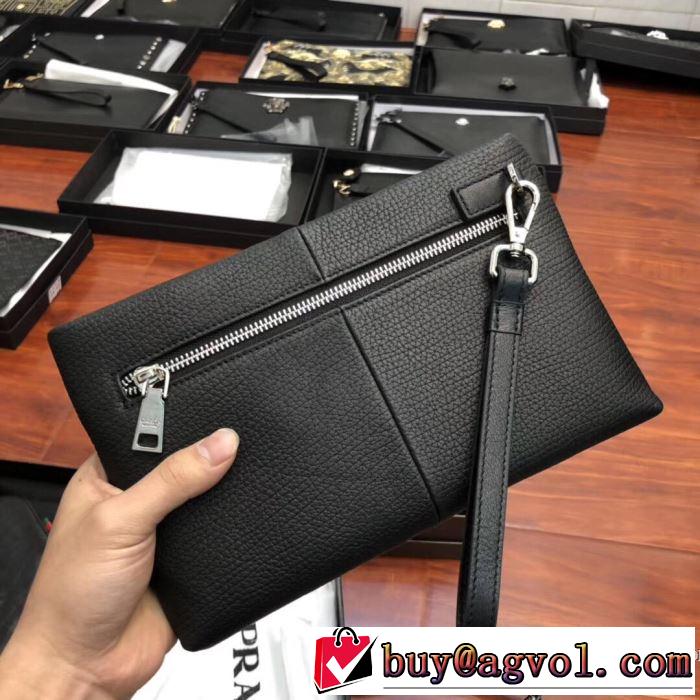ポーチ オススメしたい最新注目ファション おしゃれな夏ファッション2019 プラダ PRADA