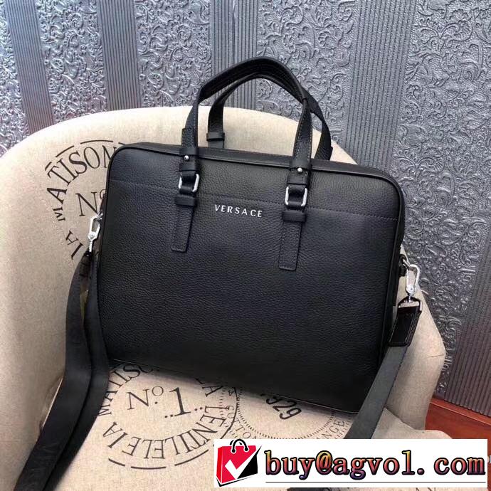 ビジネスバッグ 2019年の夏のマスト 春夏の流行りトップス プラダ PRADA